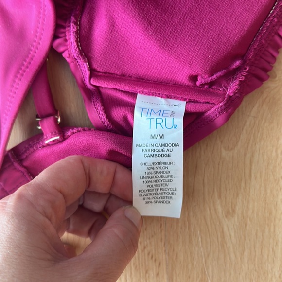 Fuchsia ruffle Time & Tru bikini size medium - Picture 6 of 9